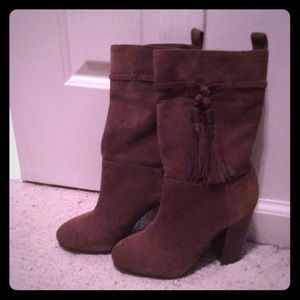 Like new brown ankle boots